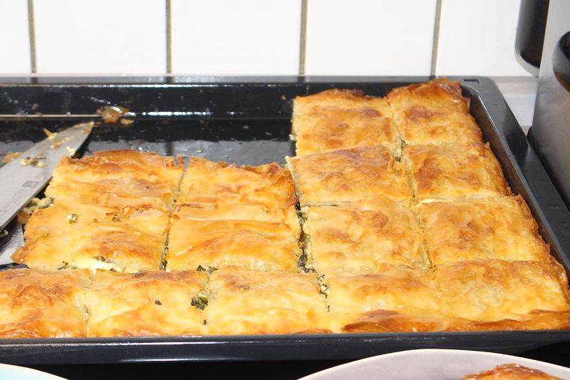 CITIR CITIR EN KOLAY TEPSI BÖREGI TARIFI, ISPANAKLI CITIR BÖREK Nur