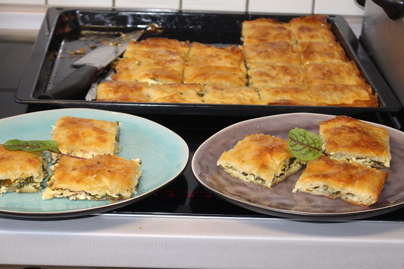 CITIR CITIR EN KOLAY TEPSI BÖREGI TARIFI, ISPANAKLI CITIR BÖREK Nur