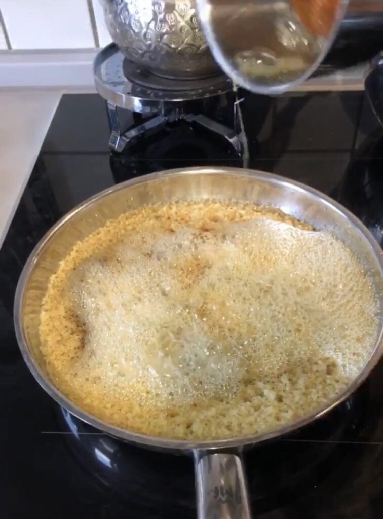 SALMA BULGUR PİLAVI ET SUYUNA SALMA TEREYAĞLI BULGUR PİLAV TARİFİ Nur